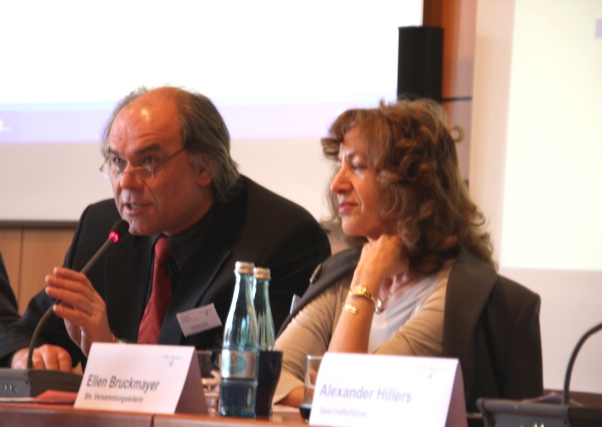 Klemens Funk und Ellen Bruckmayer leiteten die 14. Delegiertenversammlung 