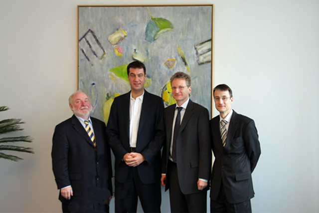 Peter Lehndorfer, Gesundheitsminister Dr. Markus Söder, Dr. Nikolaus Melcop und Dr. Bruno Waldvogel (v. l.).